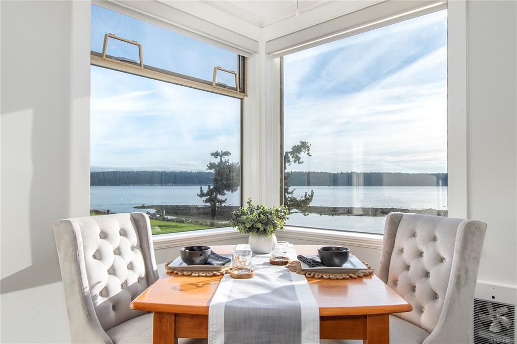 27 Island Hwy S, 1015896, BC,