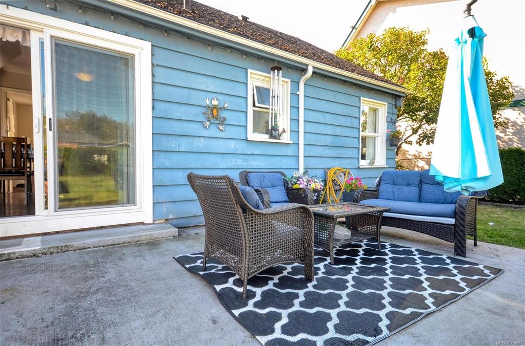 Second View of 1006 Lyall St, Esquimalt, BC, V9A 5E9