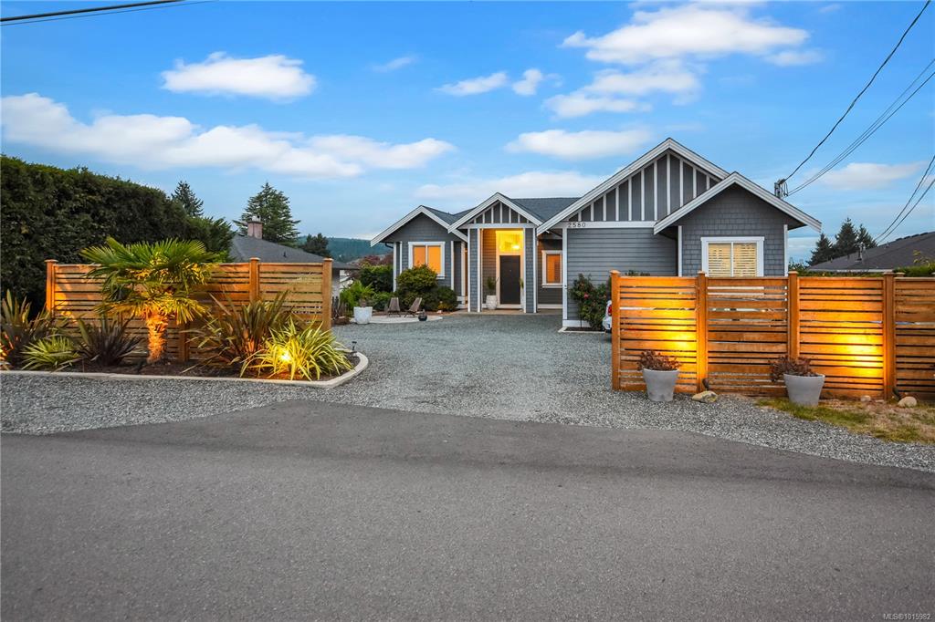2580 Holyrood Dr, 1015982, BC,