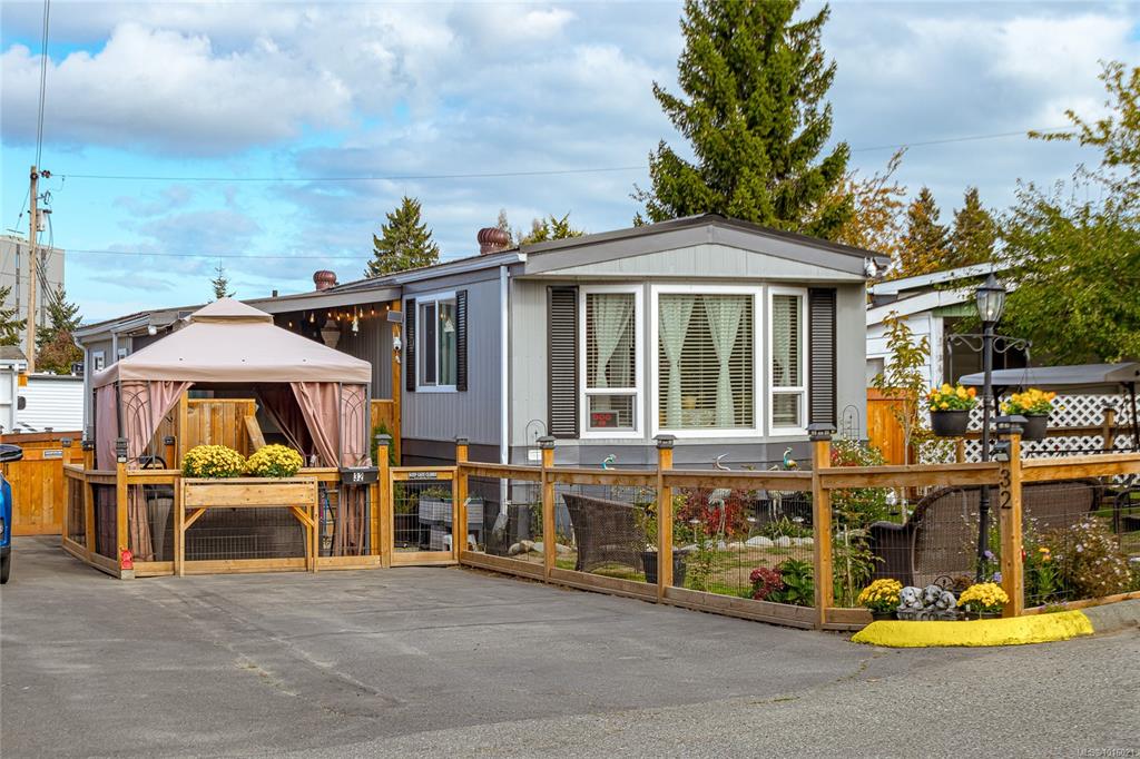 Second View of 1498 Admirals Rd, View Royal, BC, V9A 2R1