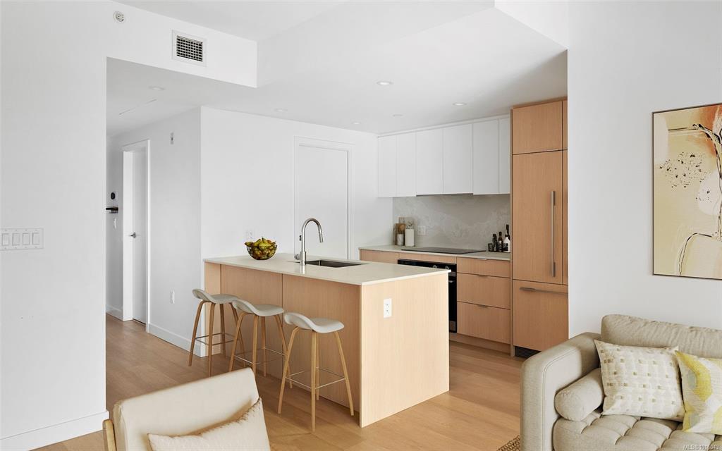 1100 Yates St, 1016043, BC,
