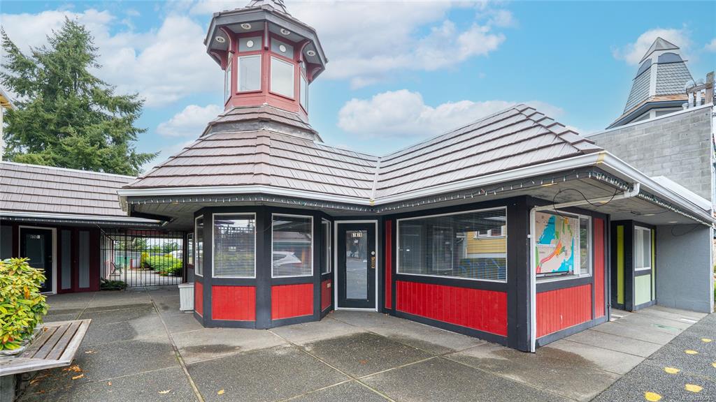 MLS® listing #30047215 for sale located at 9747 Willow St