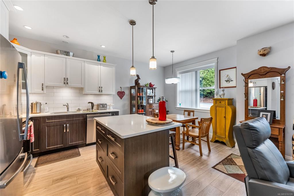 2876 Sherman Rd, 1016129, BC,