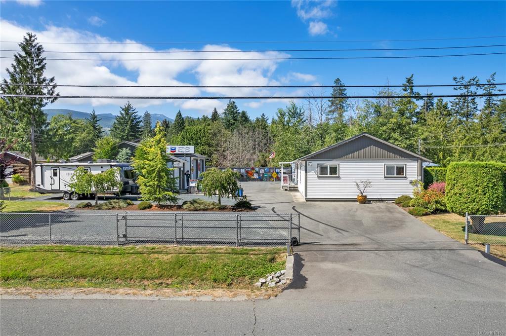 911 Poplar Way, 1016159, BC,