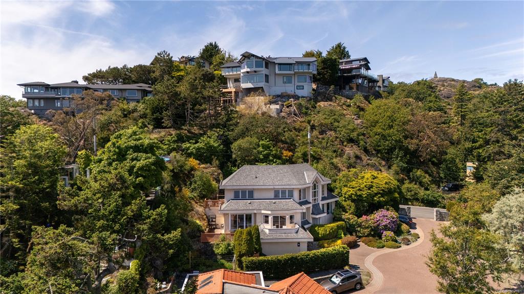 335 King George Terr, 1017181, BC,