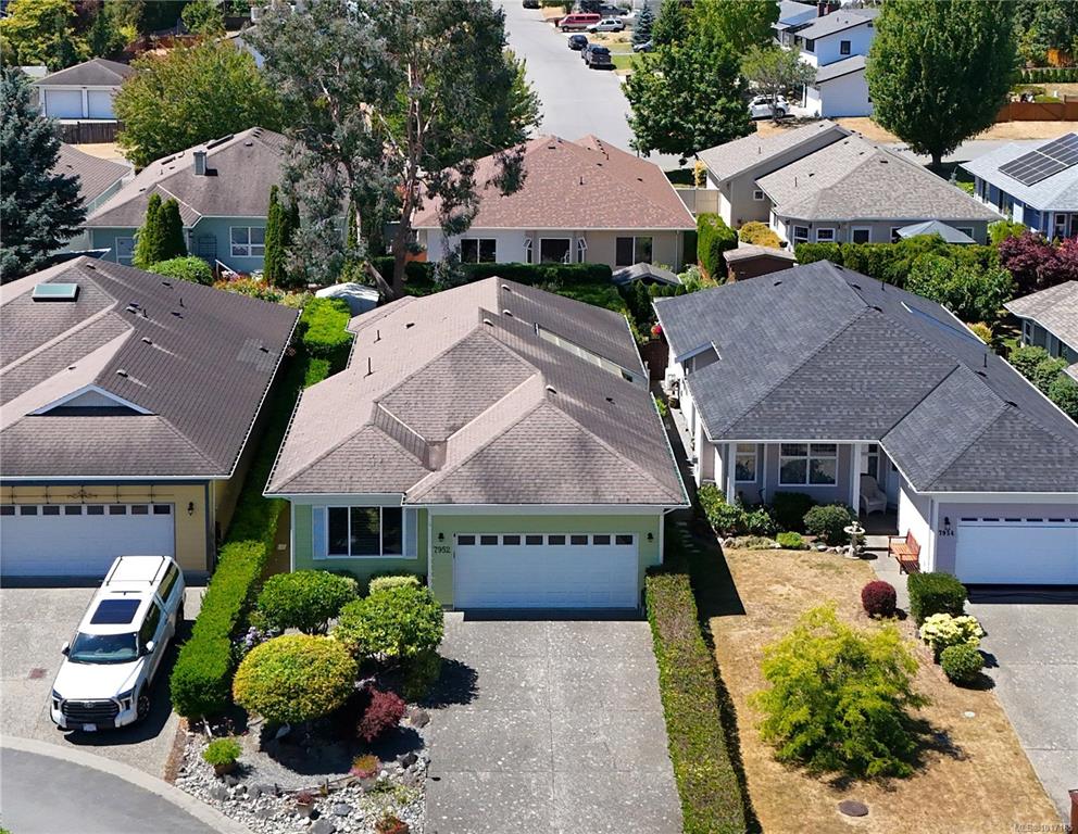 7952 Polo Park Cres, 1017185, BC,