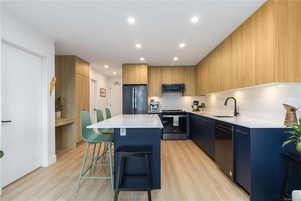 920 Reunion Ave, 1017197, BC,