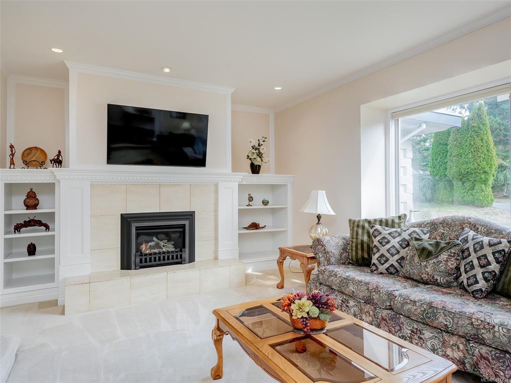 Fourth View of 3914 Gibson Crt, Saanich, BC, V8N 6E2