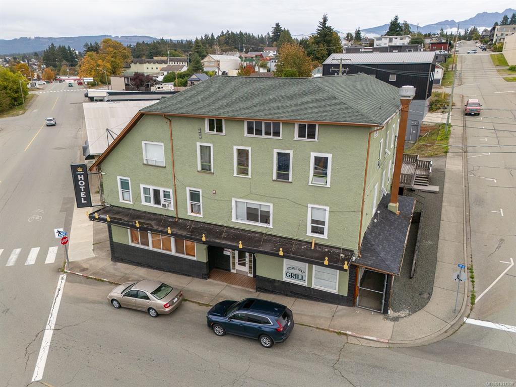 MLS® listing #30075438 for sale located at 3203 Kingsway Ave