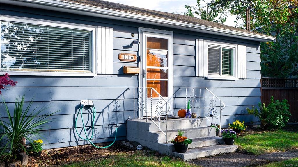 Third View of 1716 Bay St, Victoria, BC, V8R 2C1