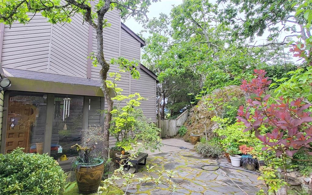 Main View of 1244 Woodway Rd, Esquimalt, BC, V9A 6Y6