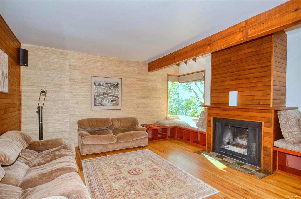 Third View of 1244 Woodway Rd, Esquimalt, BC, V9A 6Y6