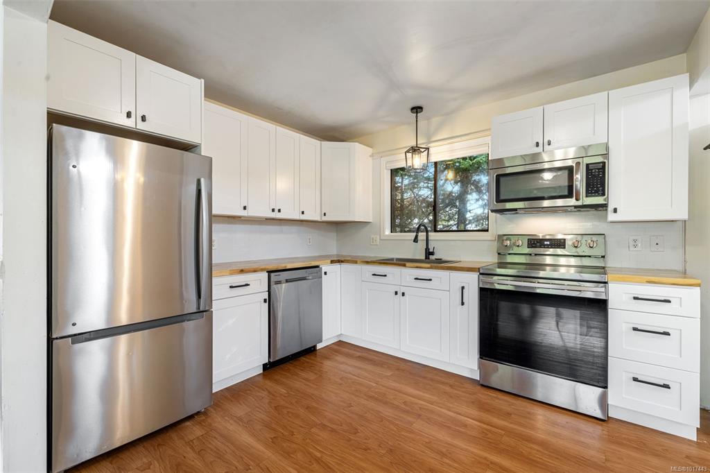 1176 Damelart Way, 1017443, BC,