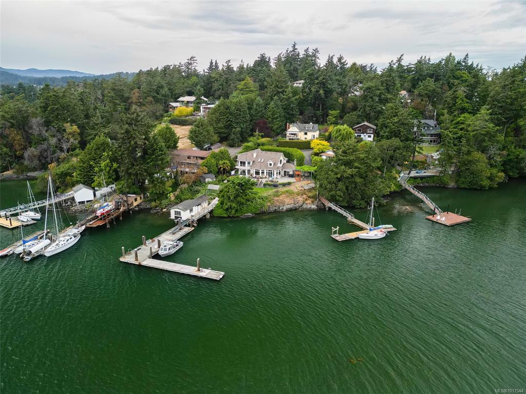 8 Lighthouse Lane, 1017544, BC,