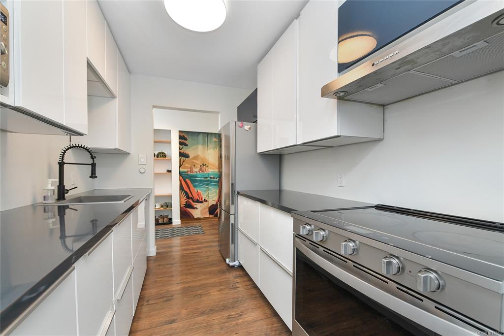 Fifth View of 955 Dingley Dell, Esquimalt, BC, V9A 5R6