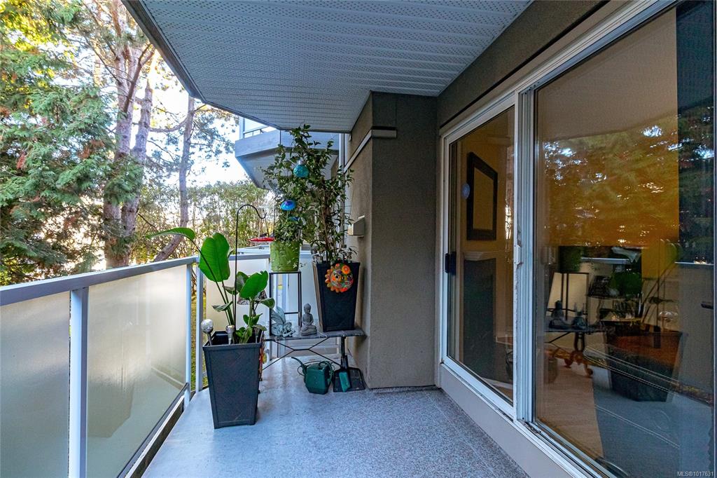 2520 Wark St, 1017631, BC,