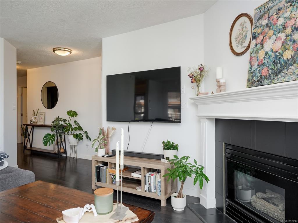 Second View of 490 Marsett Pl, Saanich, BC, V8Z 7J1