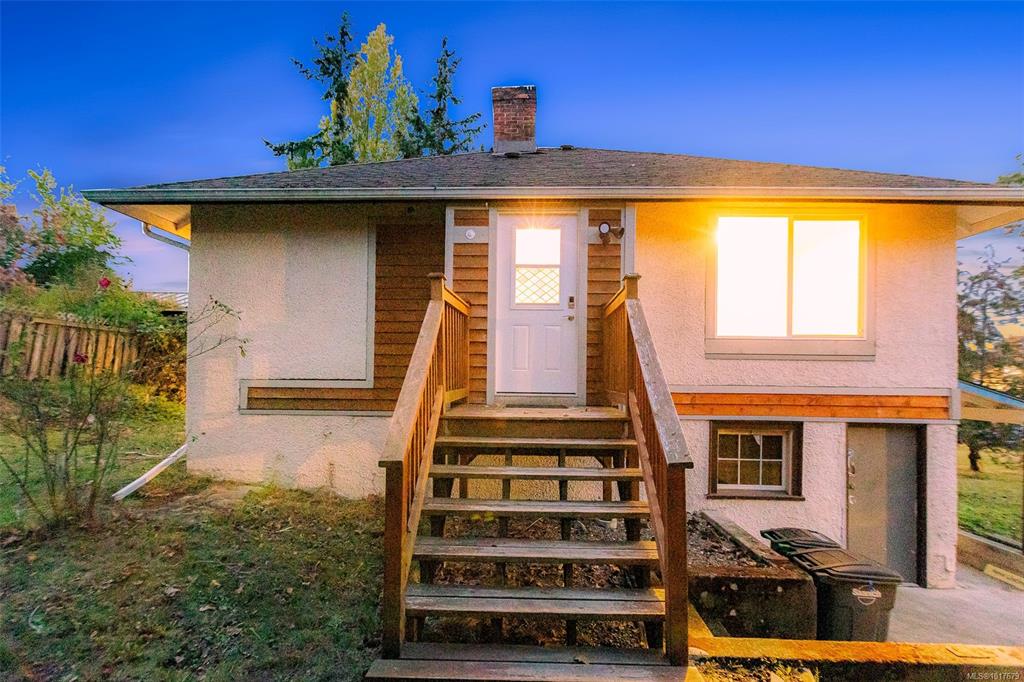 Second View of 611 Polyanthus Cres, Saanich, BC, V8Z 2J3