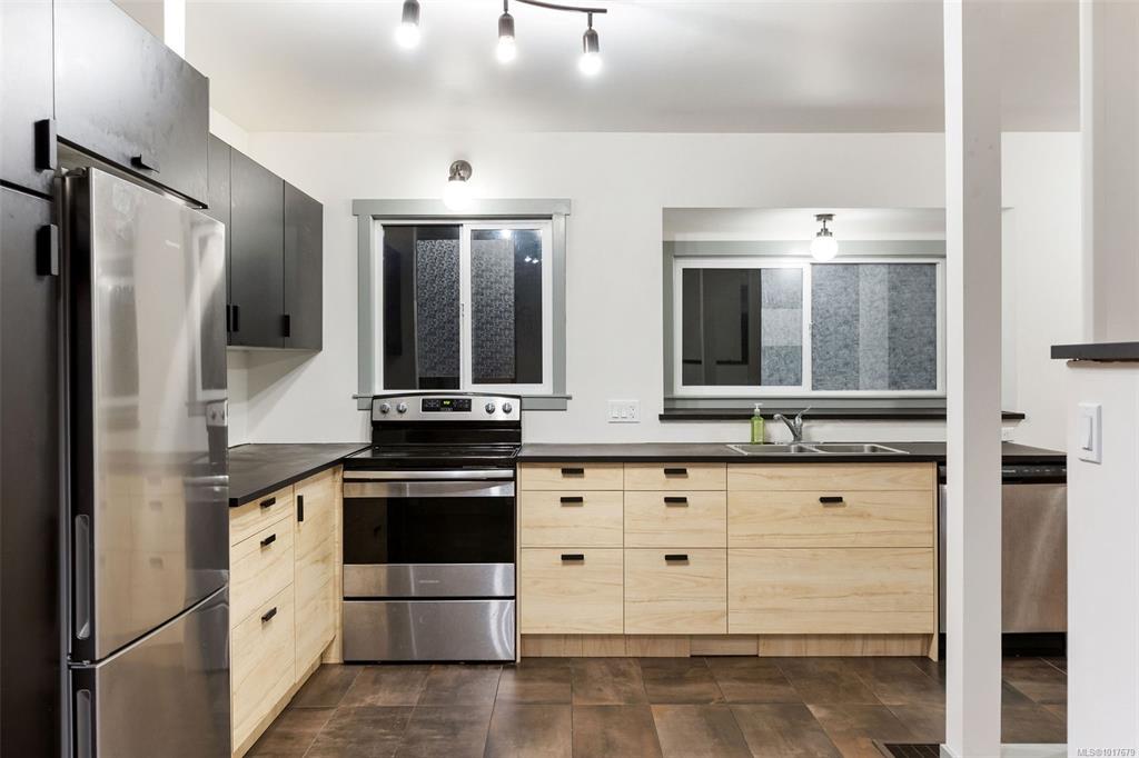 Fifth View of 611 Polyanthus Cres, Saanich, BC, V8Z 2J3