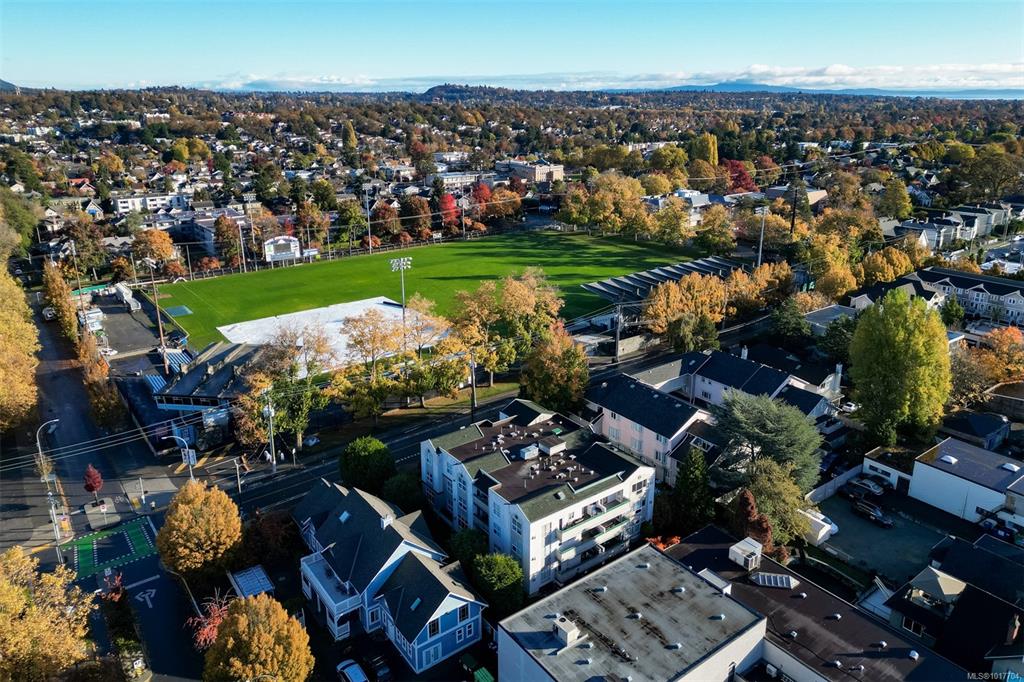 1007 Caledonia Ave, 1017704, BC,