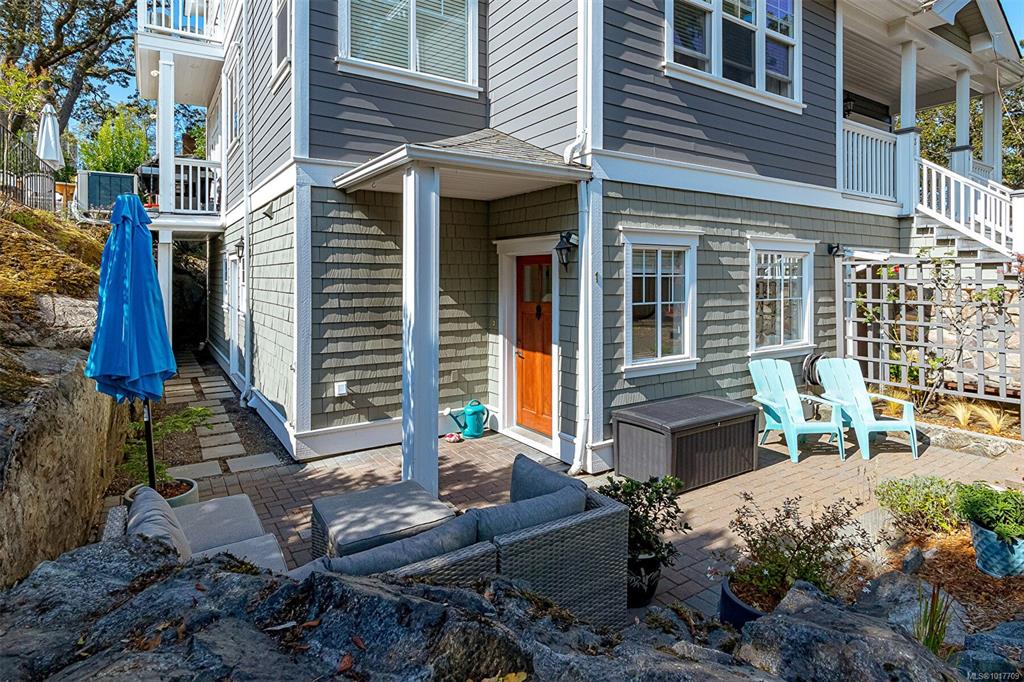 1002 Carberry Gdns, 1017709, BC,