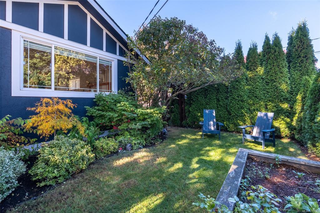 Fifth View of 2116 Sayward St, Victoria, BC, V8R 3T3