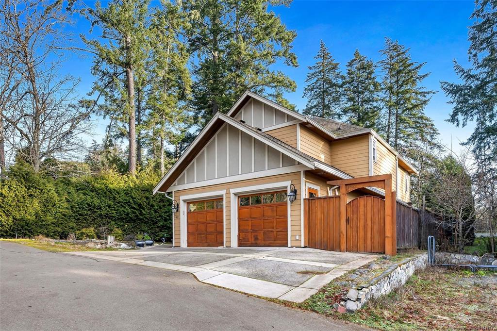 Third View of 411 Conway Rd, Saanich, BC, V9E 2B9