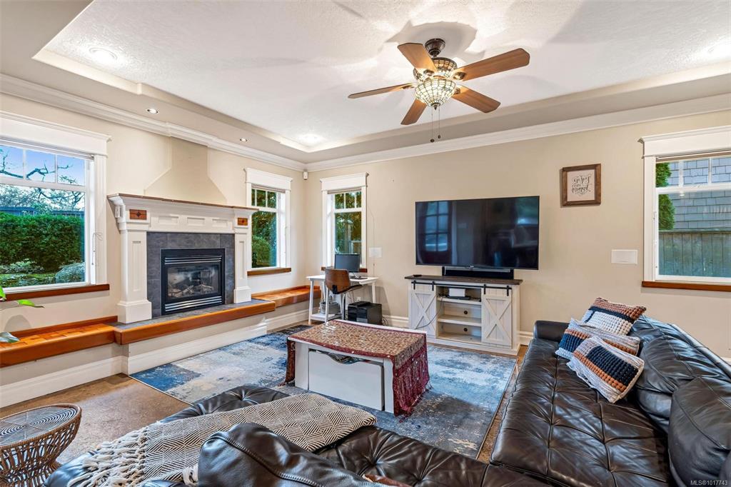 Fifth View of 411 Conway Rd, Saanich, BC, V9E 2B9