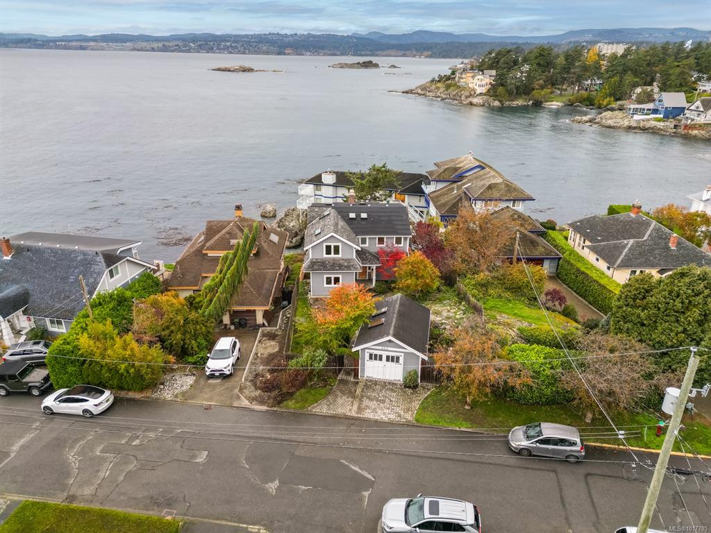 Fourth View of 404 Constance Ave, Esquimalt, BC, V9A 6N3