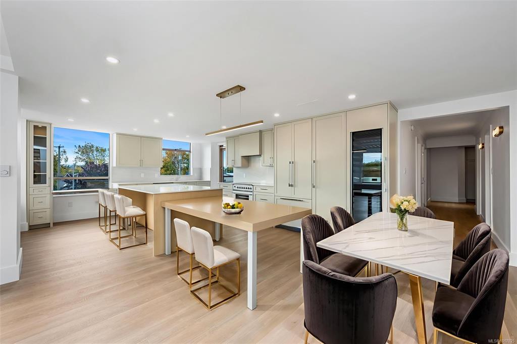 Fifth View of 630 Montreal St, Victoria, BC, V8V 4Y2