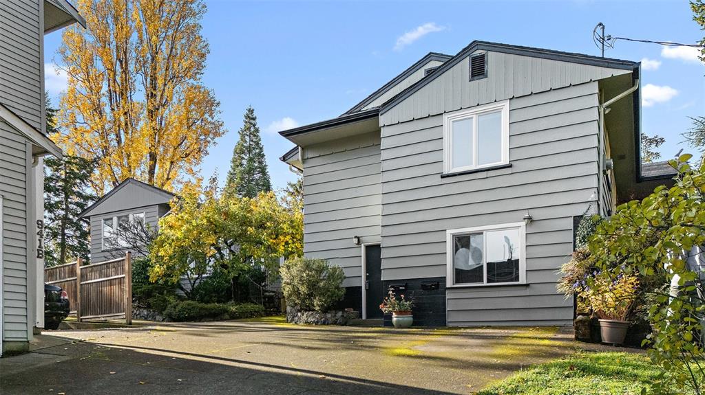 Third View of 943 Selkirk Ave, Esquimalt, BC, V9A 2V2