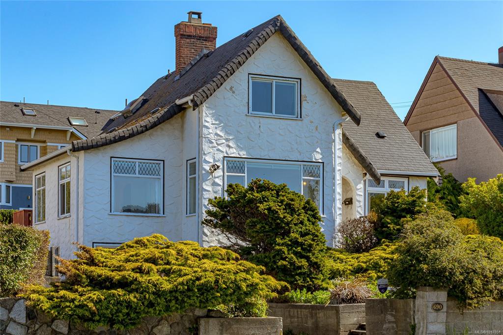 Third View of 690 Dallas Rd, Victoria, BC, V8V 1B7