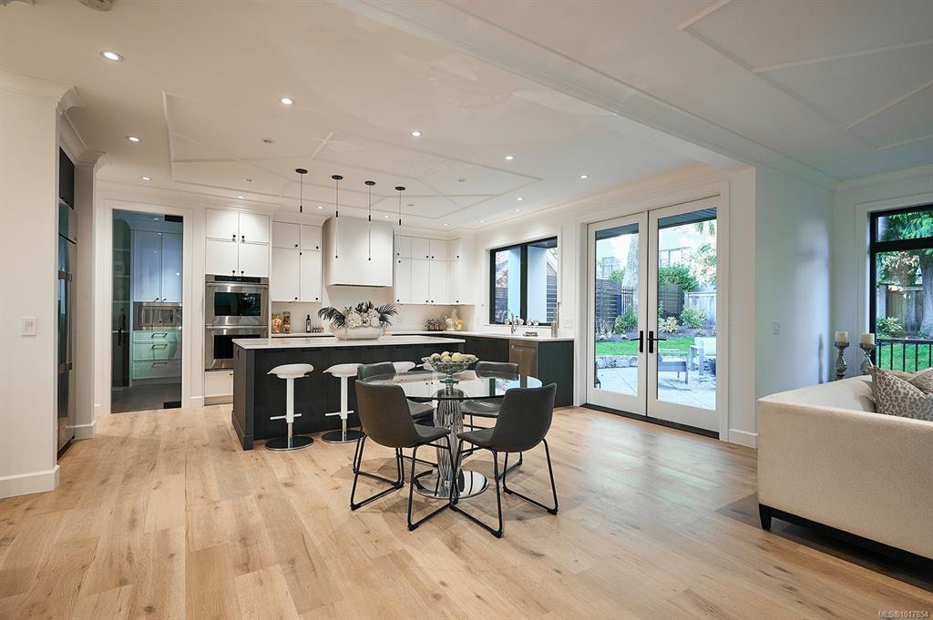 Fifth View of 2314 Windsor Rd, Oak Bay, BC, V8S 3E3