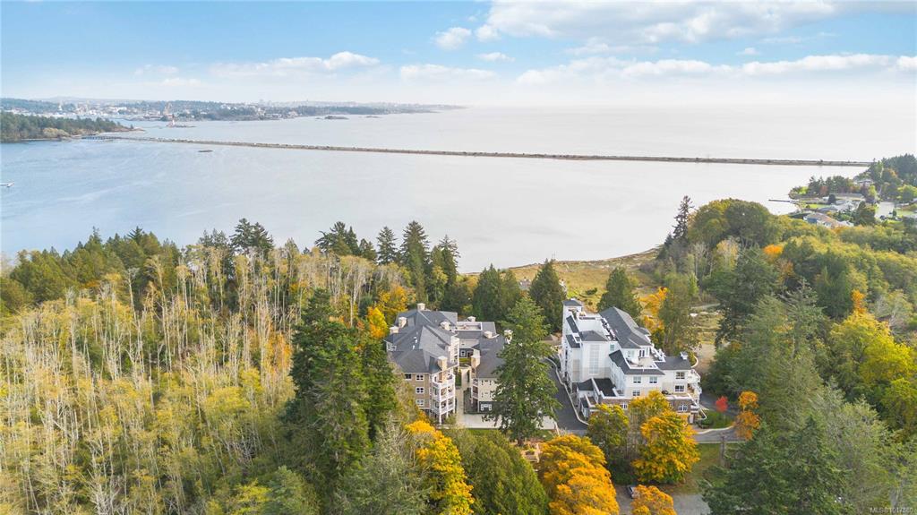 3111 A Havenwood Lane, 1017880, BC,