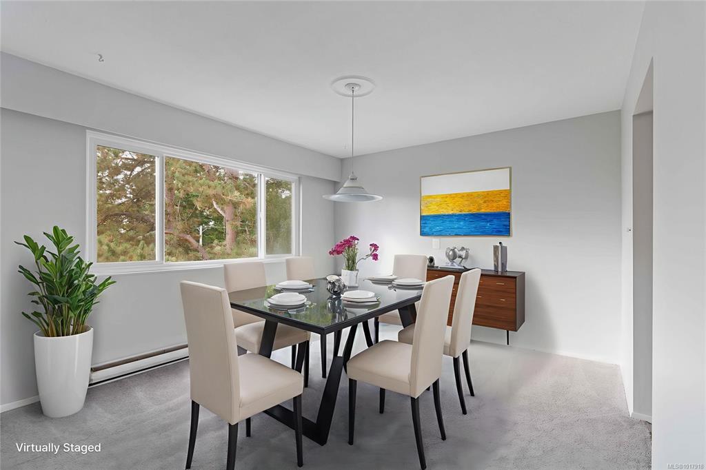 Fifth View of 190 Gorge Rd W, Willow Court, Saanich, BC, V9A 1M4