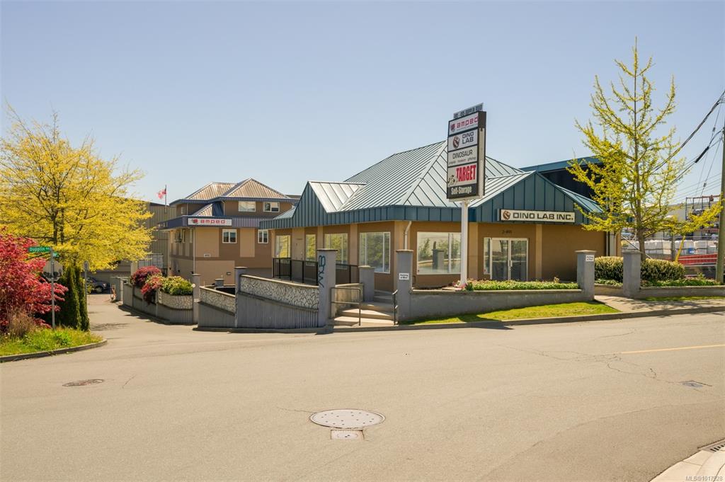 Third View of 491 Dupplin Rd, Saanich, BC, V8Z 1B8