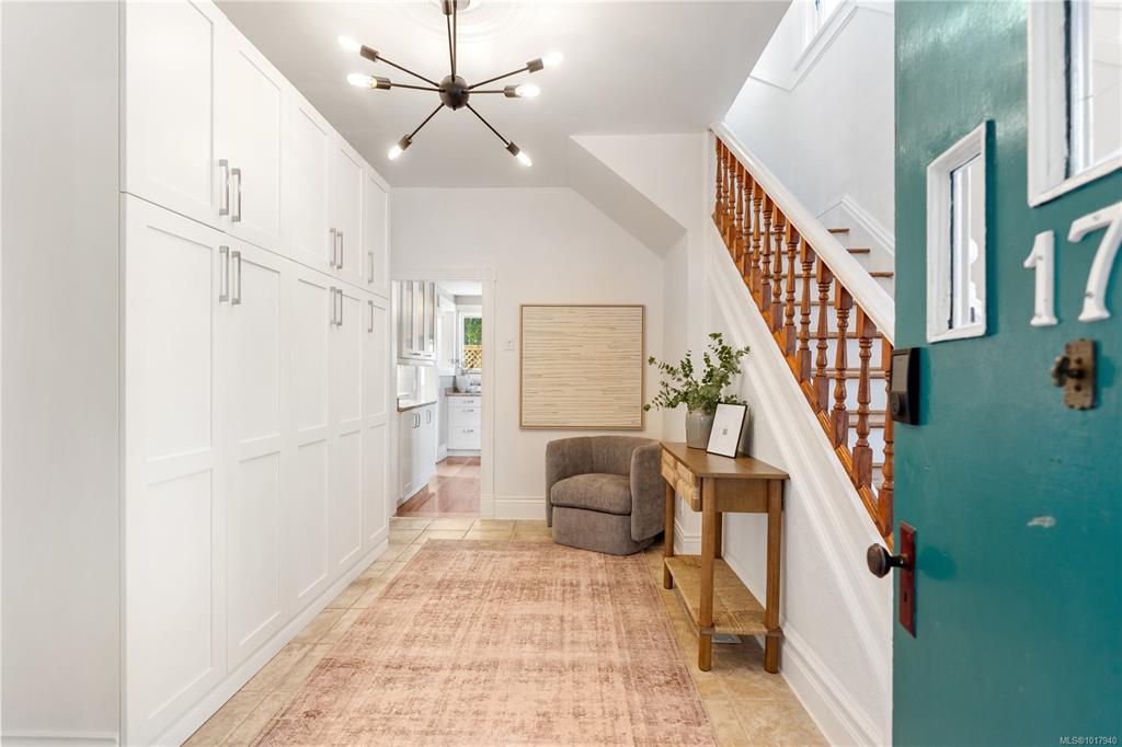 Fifth View of 1726 Stanley Ave, Victoria, BC, V8R 3W8