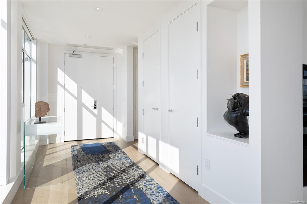 Fourth View of 100 Saghalie Rd, Victoria, BC, V9A 0A1