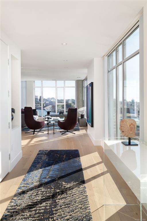 Fifth View of 100 Saghalie Rd, Victoria, BC, V9A 0A1