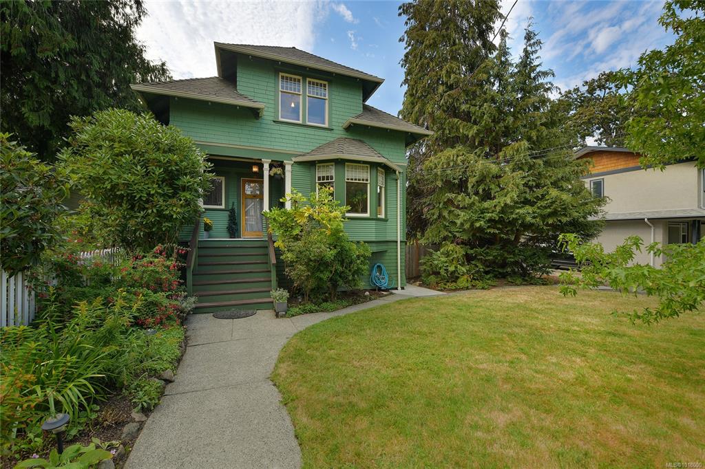 Second View of 1038 Chamberlain St, Victoria, BC, V8S 4B9