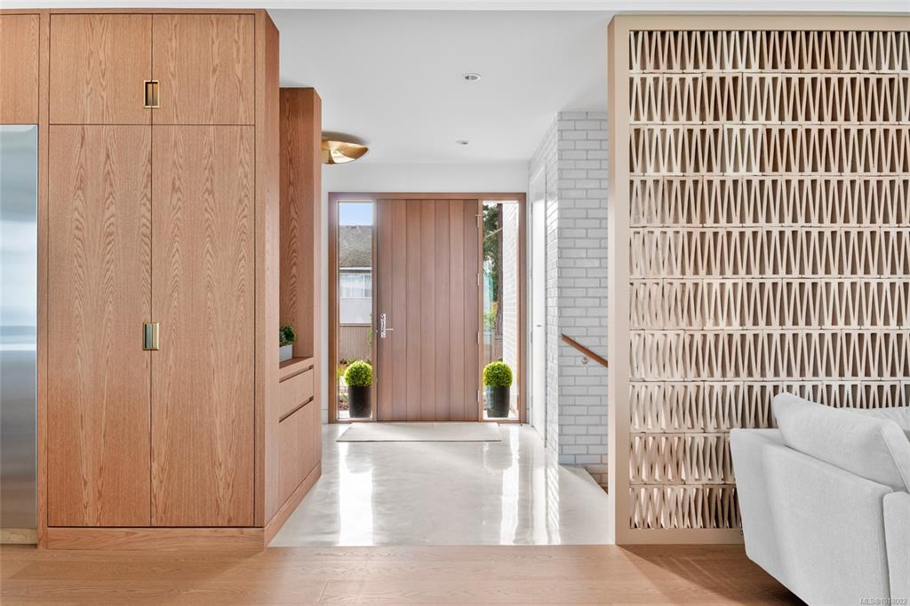 Fourth View of 4570 Bissenden Pl, Saanich, BC, V8N 3K4