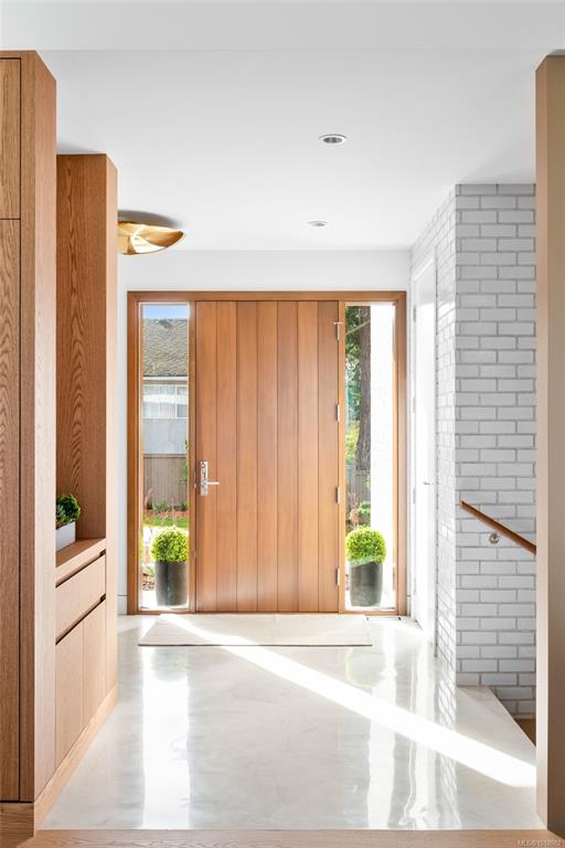 Fifth View of 4570 Bissenden Pl, Saanich, BC, V8N 3K4