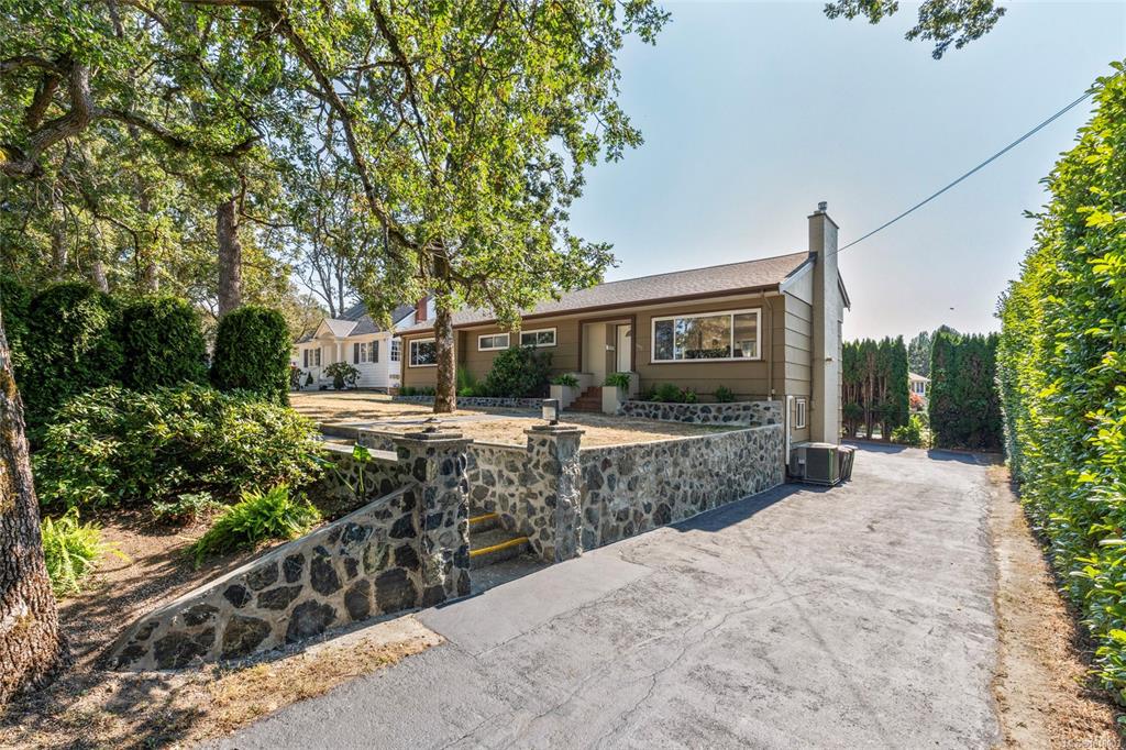 Third View of 3944 Cedar Hill Cross Rd, Saanich, BC, V8P 2N6