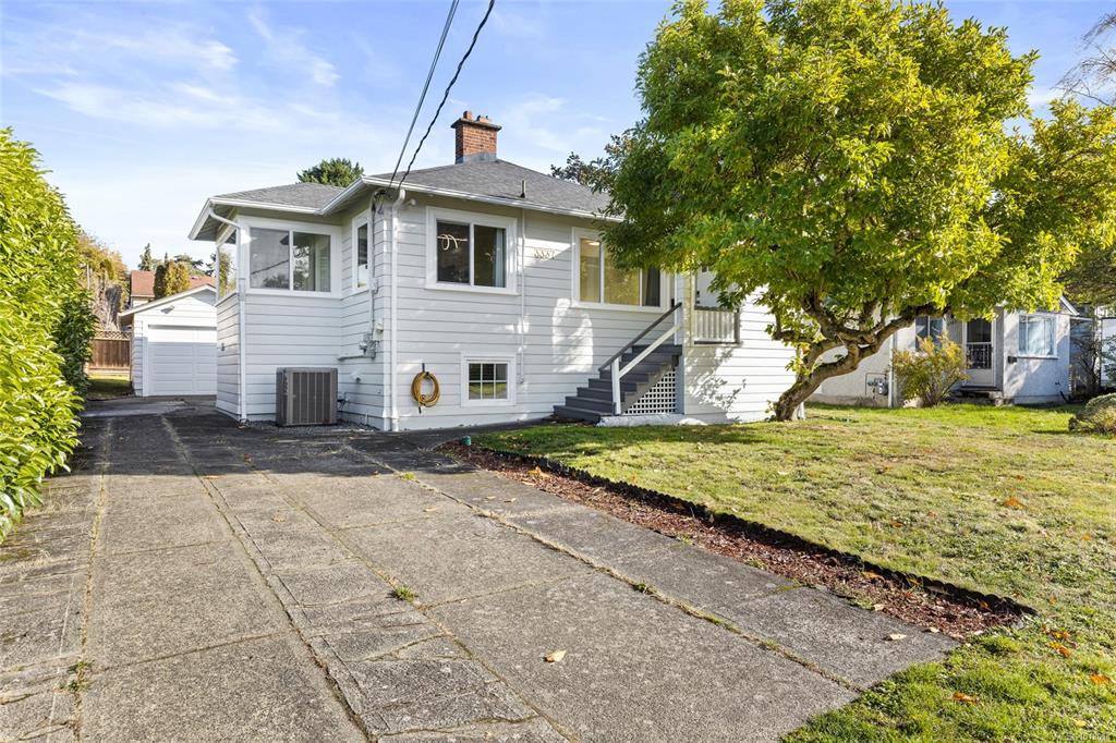 Third View of 3337 Kingsley St, Saanich, BC, V8P 4J8