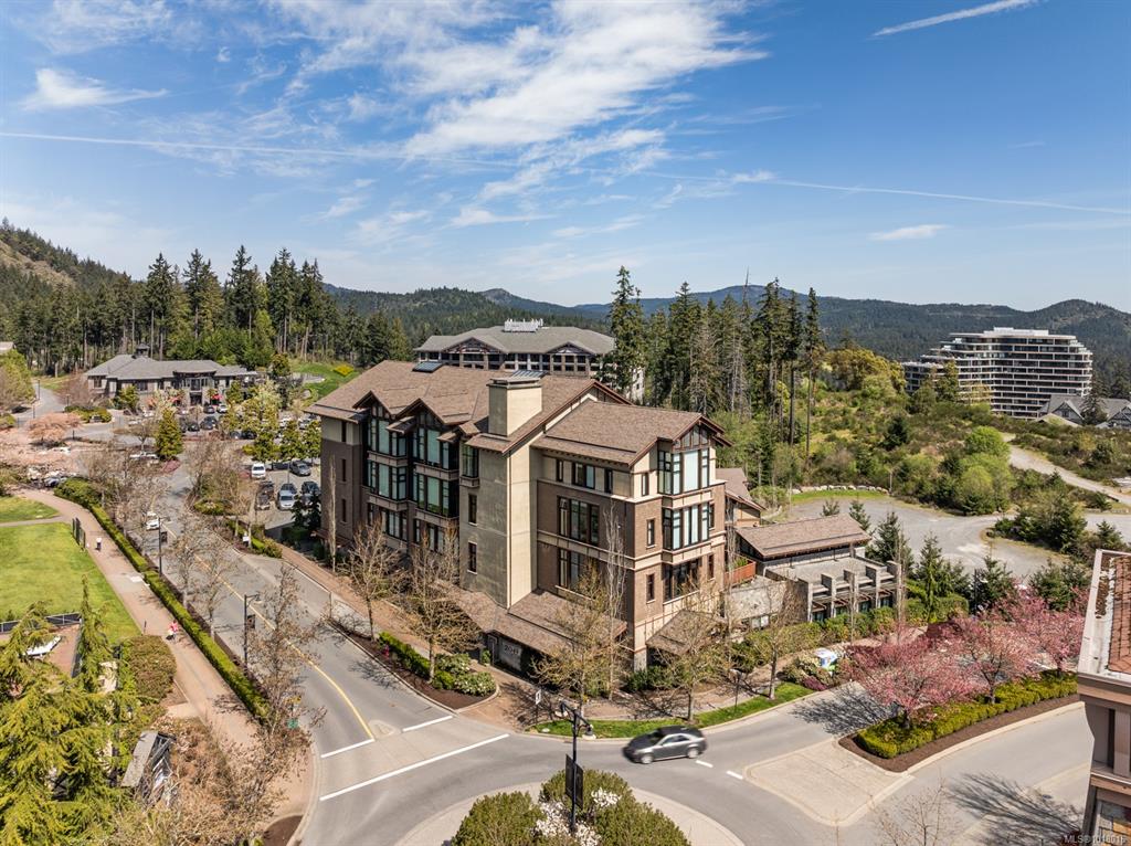 2049 Country Club Way, 1018016, BC,