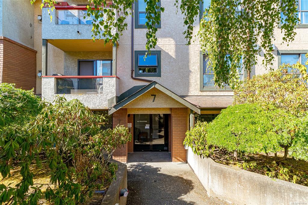 Fourth View of 7 Gorge Rd W, The Parkside, Saanich, BC, V9A 1L9