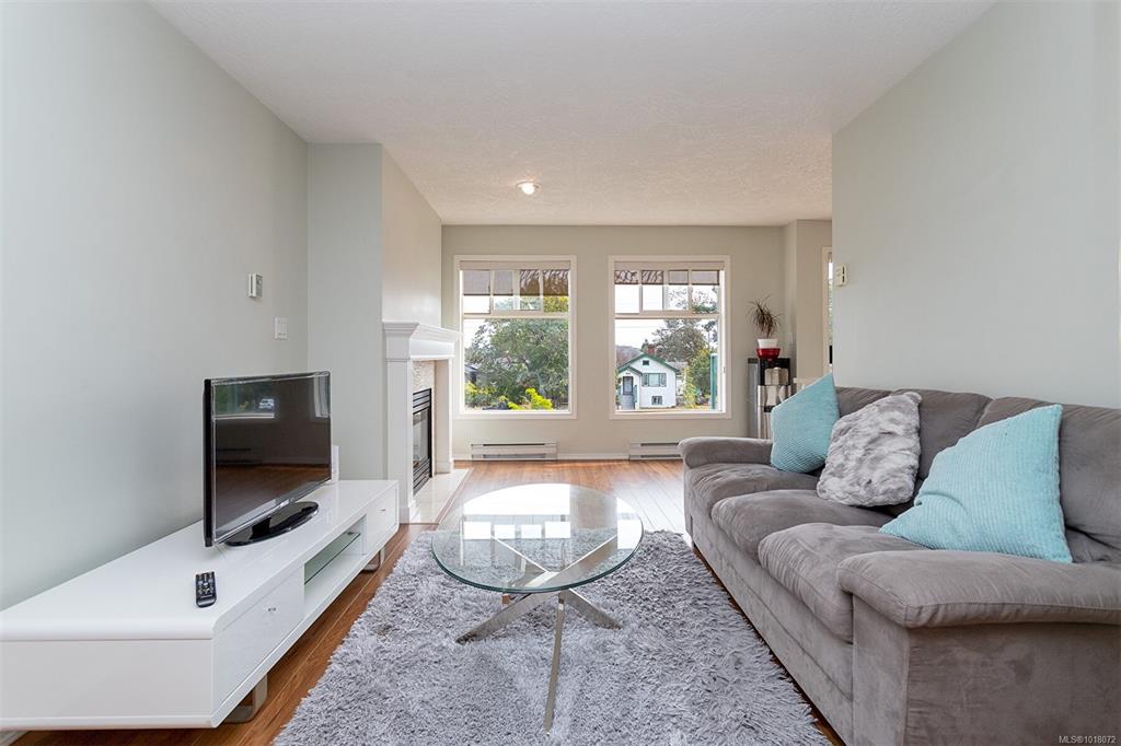 Fourth View of 898 Vernon Ave, Chelsea Green, Saanich, BC, V8X 2W6