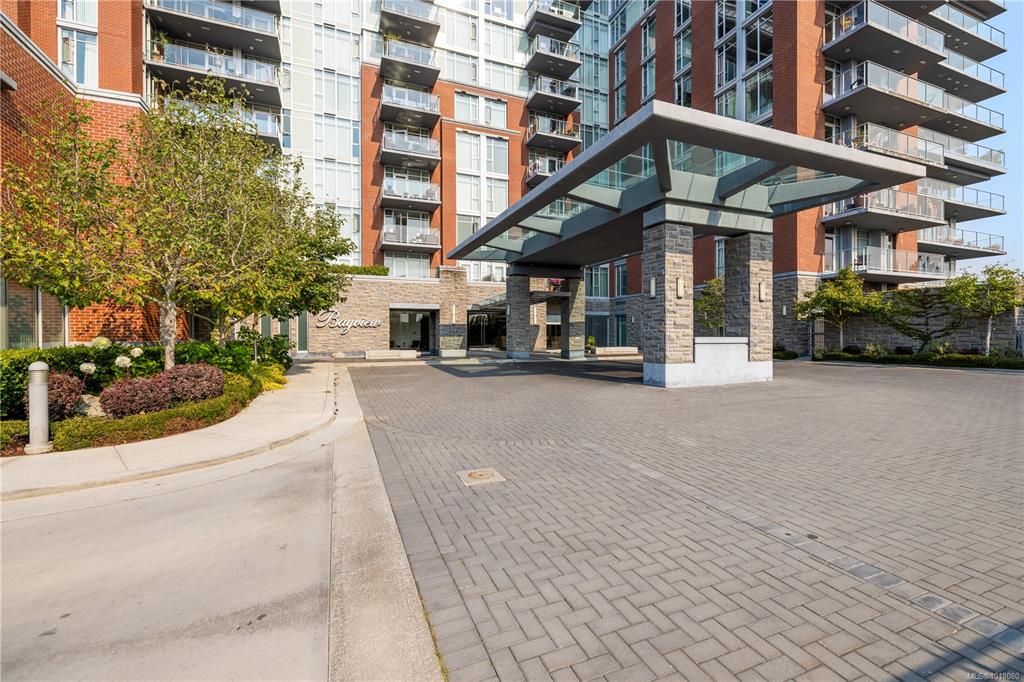 Fourth View of 100 Saghalie Rd, Victoria, BC, V9A 0A1