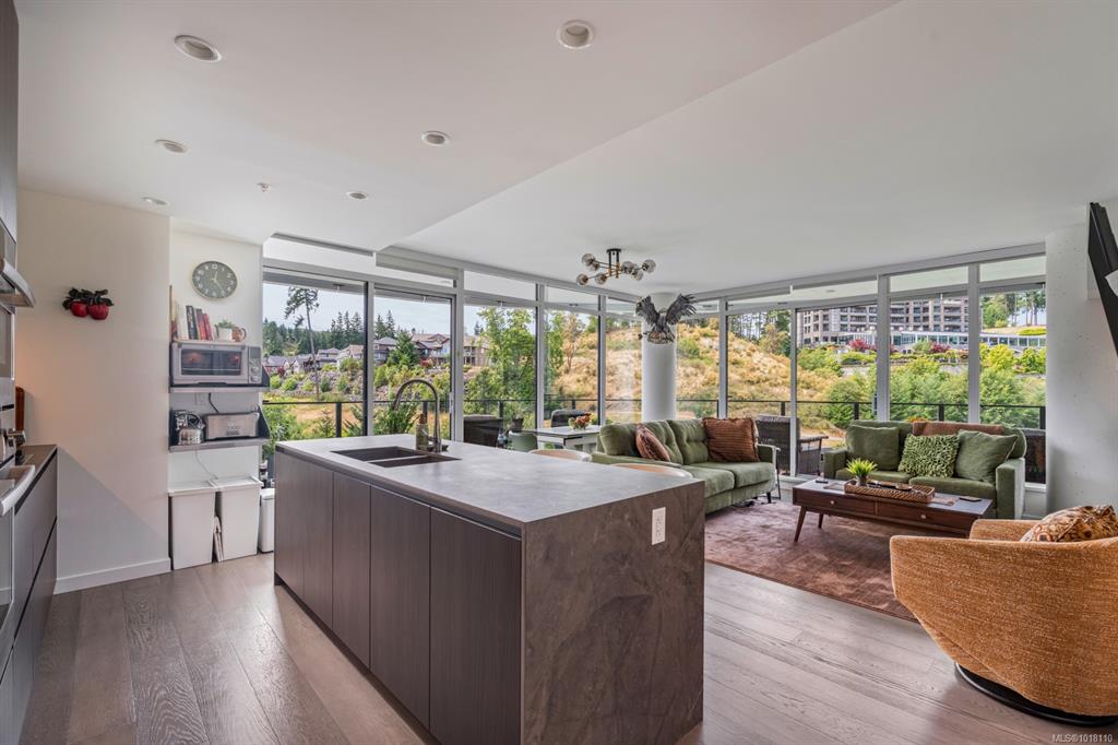 2000 Hannington Rd, 1018110, BC,