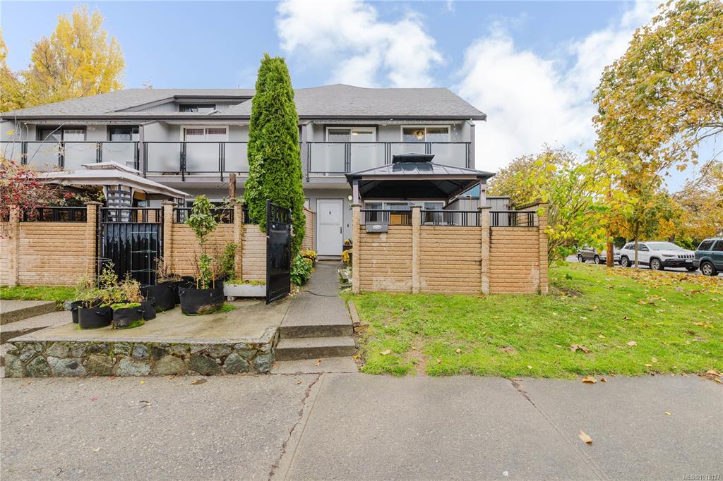 Third View of 740 Wilson St, Wilson Court, Victoria, BC, V9A 3H2